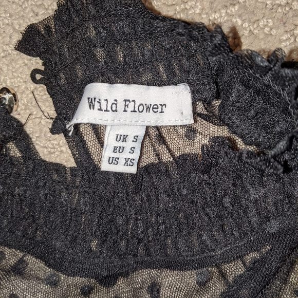 Lace top - Picture 2 of 3